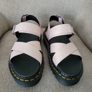 NEW Dr. Martens Soft Wair Women’s Pink Platform Sandals with Buckle Strap